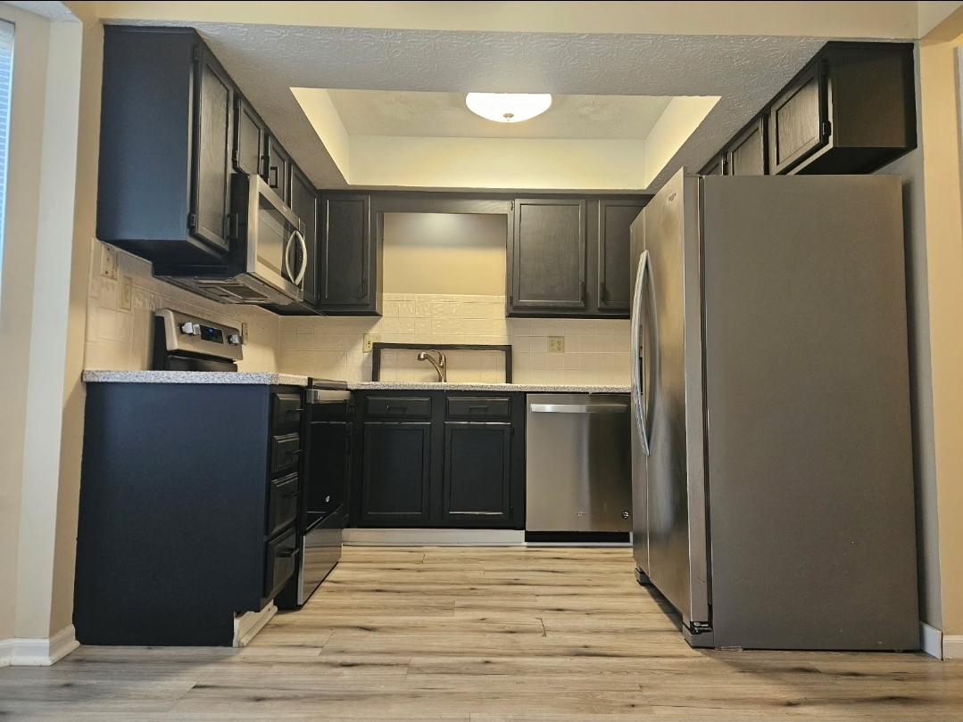 Professional Stay 2BR 1.5 Bath w/ Office & Garage - Photo 9