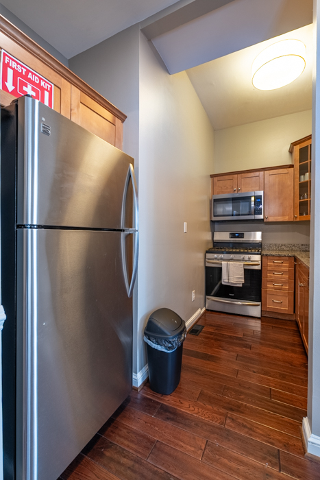 Furnished 1BR Condo at Historic Knox Hall Steps from Piedmont Park - Photo 4