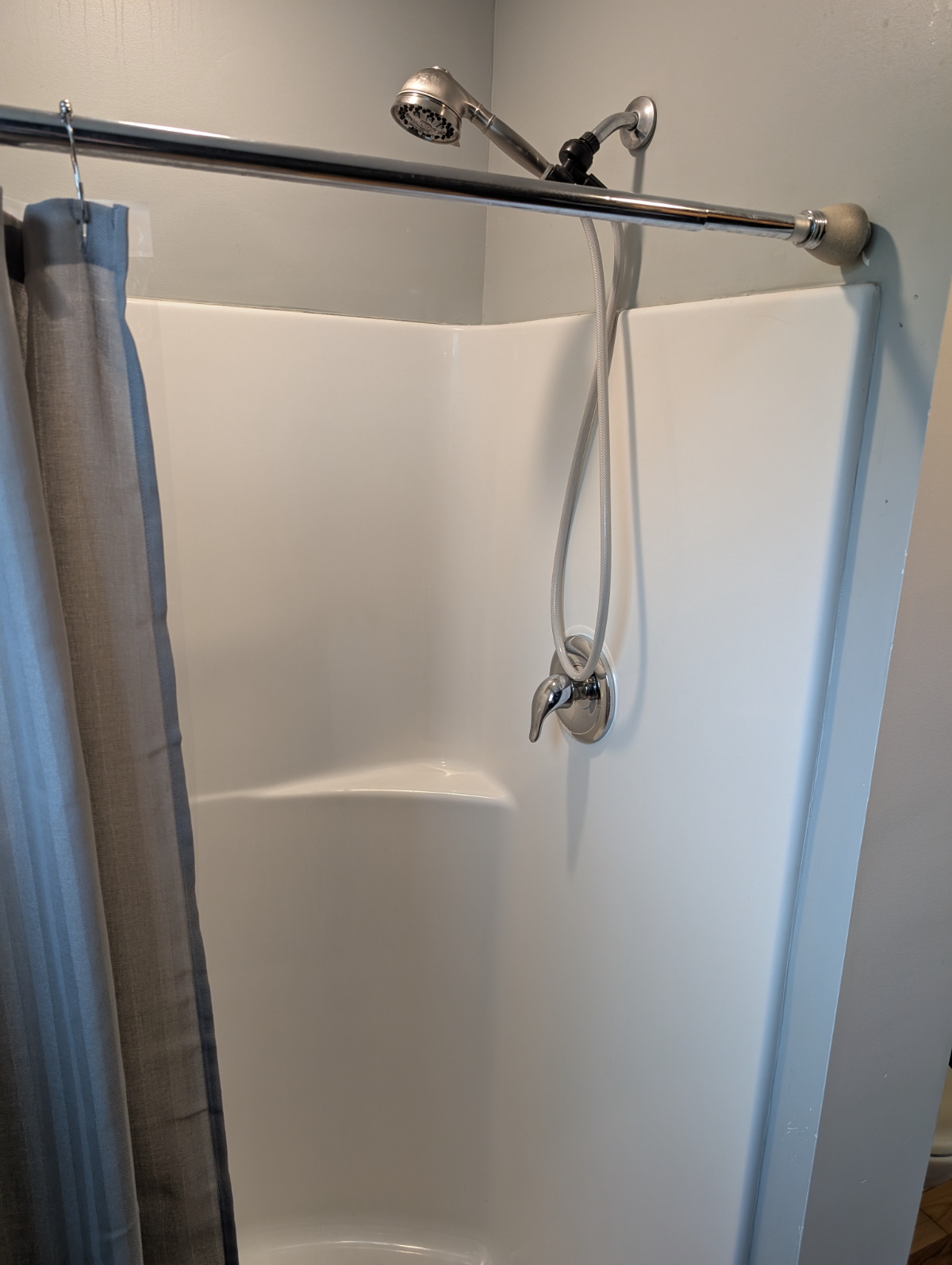 Charming Downtown Studio, Walkable to Shops & Dining Perfect for Solo Traveler - Photo 1