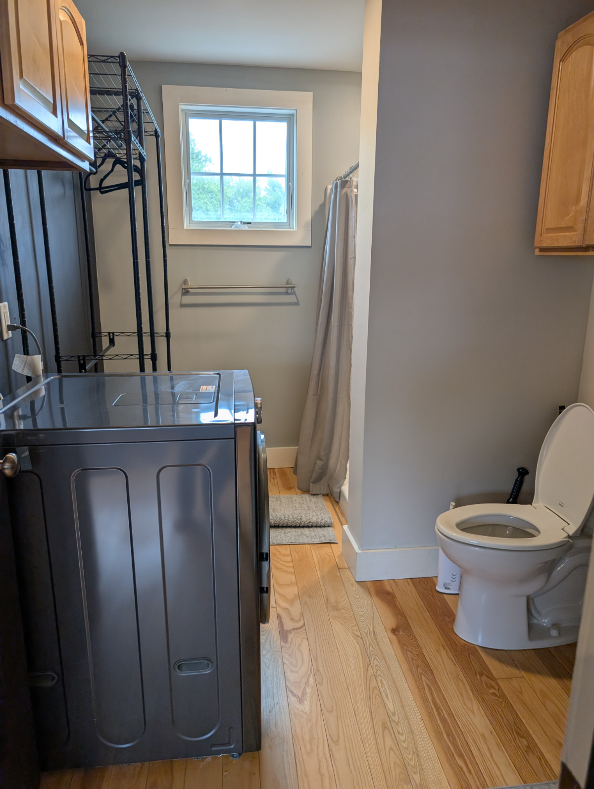 Charming Downtown Studio, Walkable to Shops & Dining Perfect for Solo Traveler - Photo 4