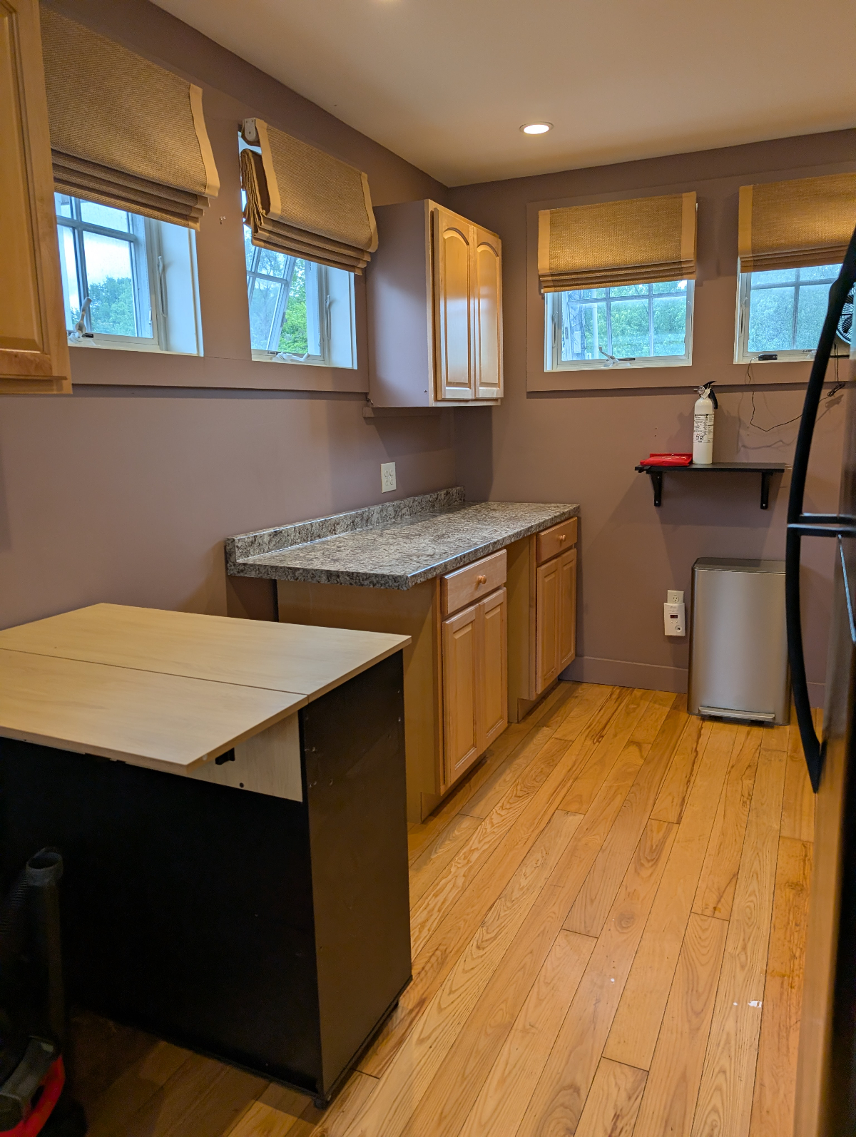 Charming Downtown Studio, Walkable to Shops & Dining Perfect for Solo Traveler - Photo 7