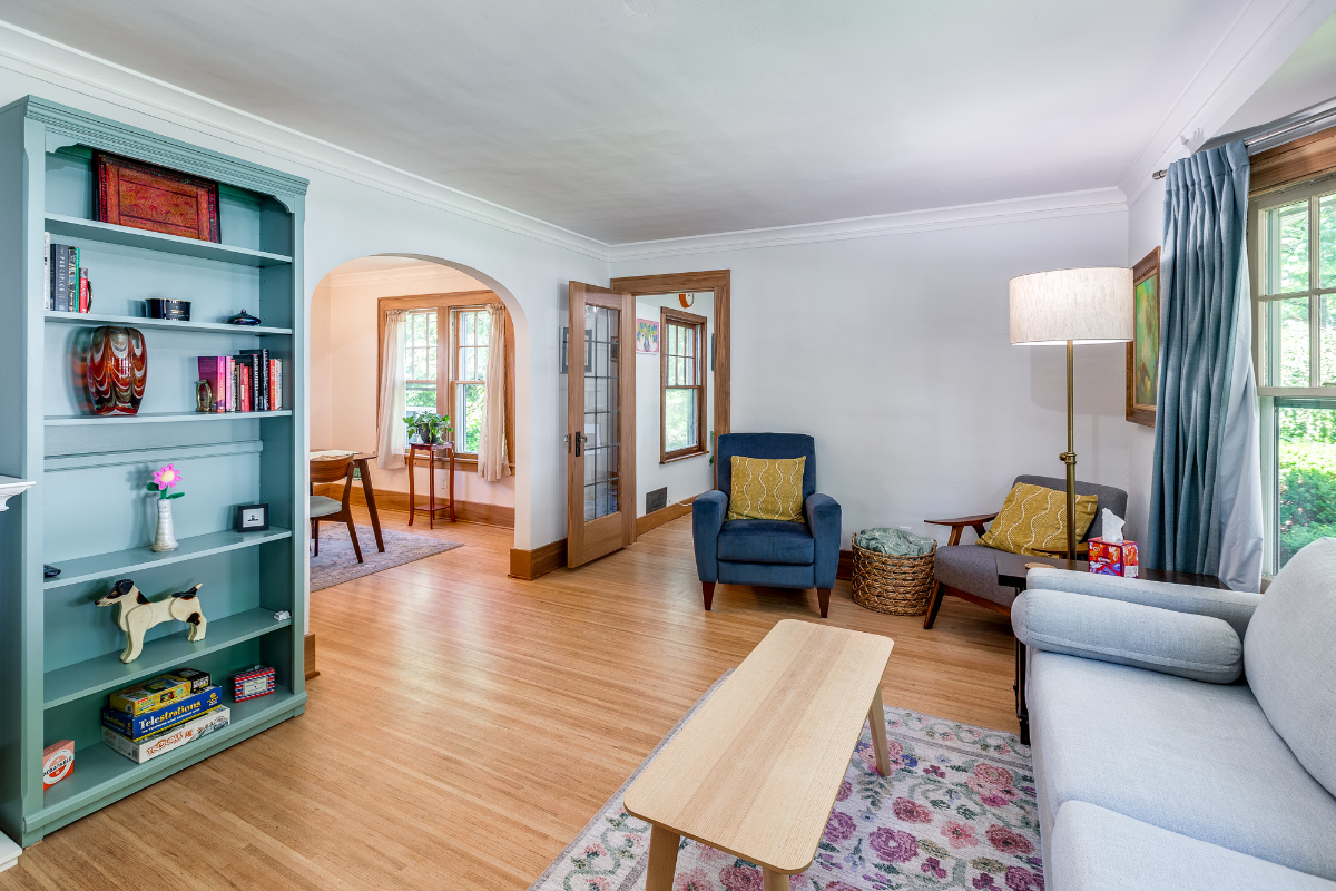 Newly Renovated 3BD/1.5BA Furnished Home in North Winton Village - Available January 15 - Photo 4