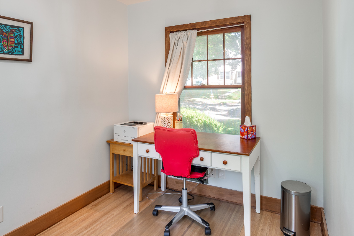 Newly Renovated 3BD/1.5BA Furnished Home in North Winton Village - Available January 15 - Photo 6