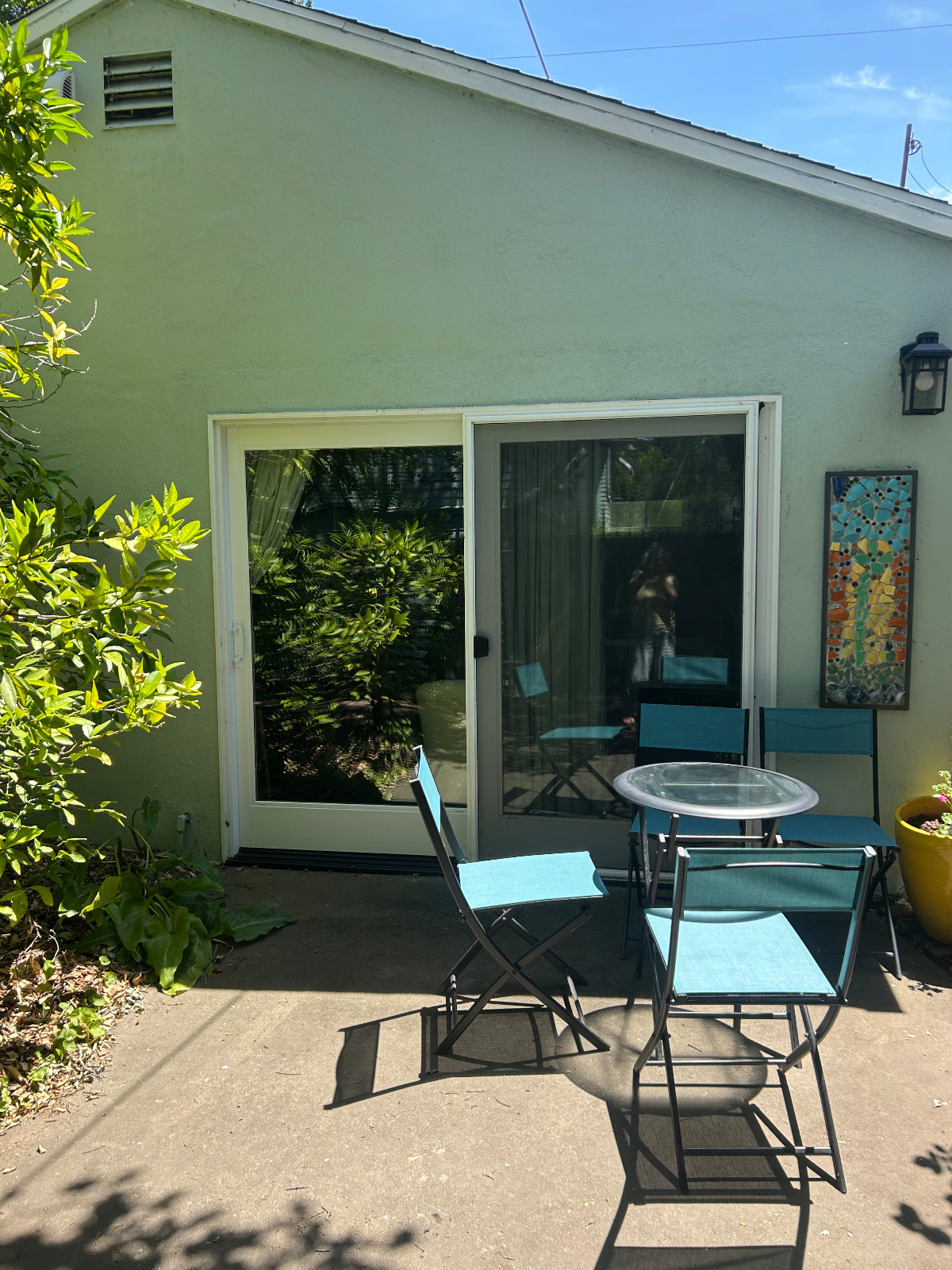 Quiet studio set in a beautiful garden near midtown and hospitals - Photo 4