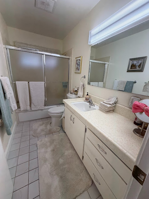 Room in Home near UOP & Hospitals - Photo 1