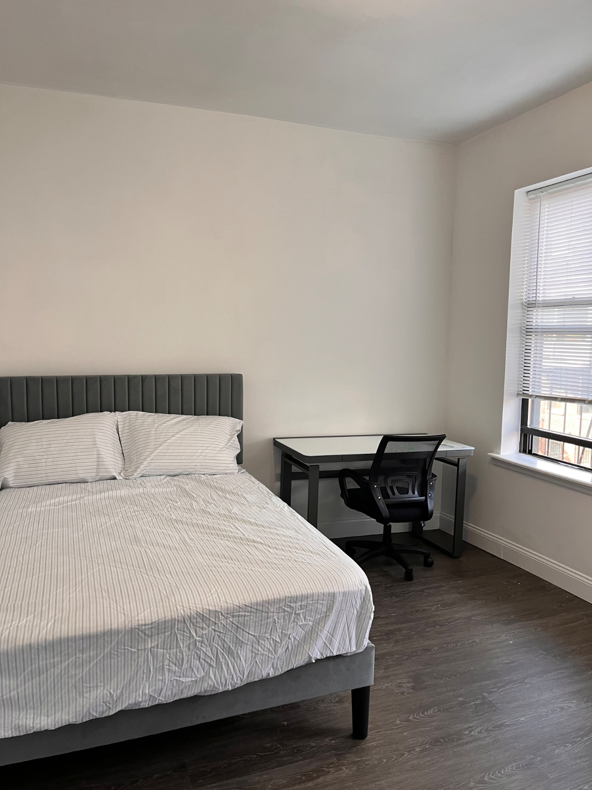 Cozy Bedroom in Bay Ridge - Photo 7