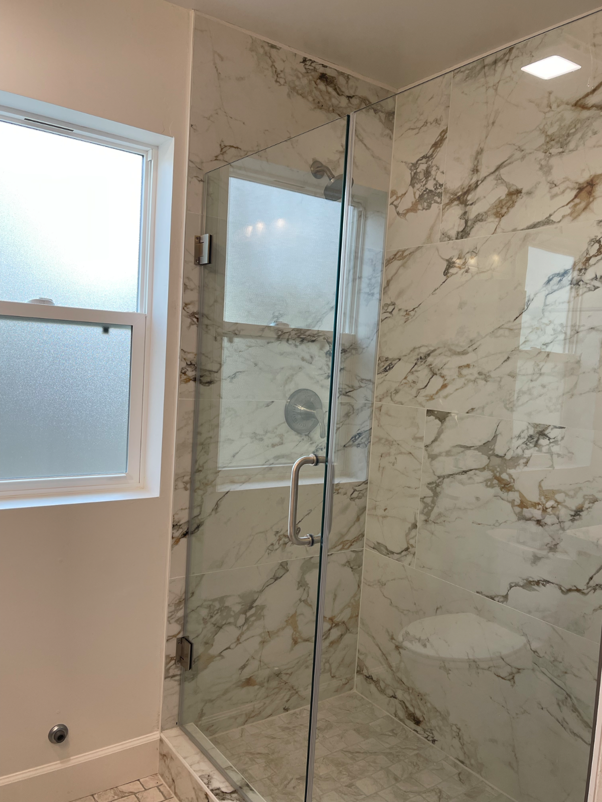 Hidden Gem in Elmhurst for medical professionals - Photo 3