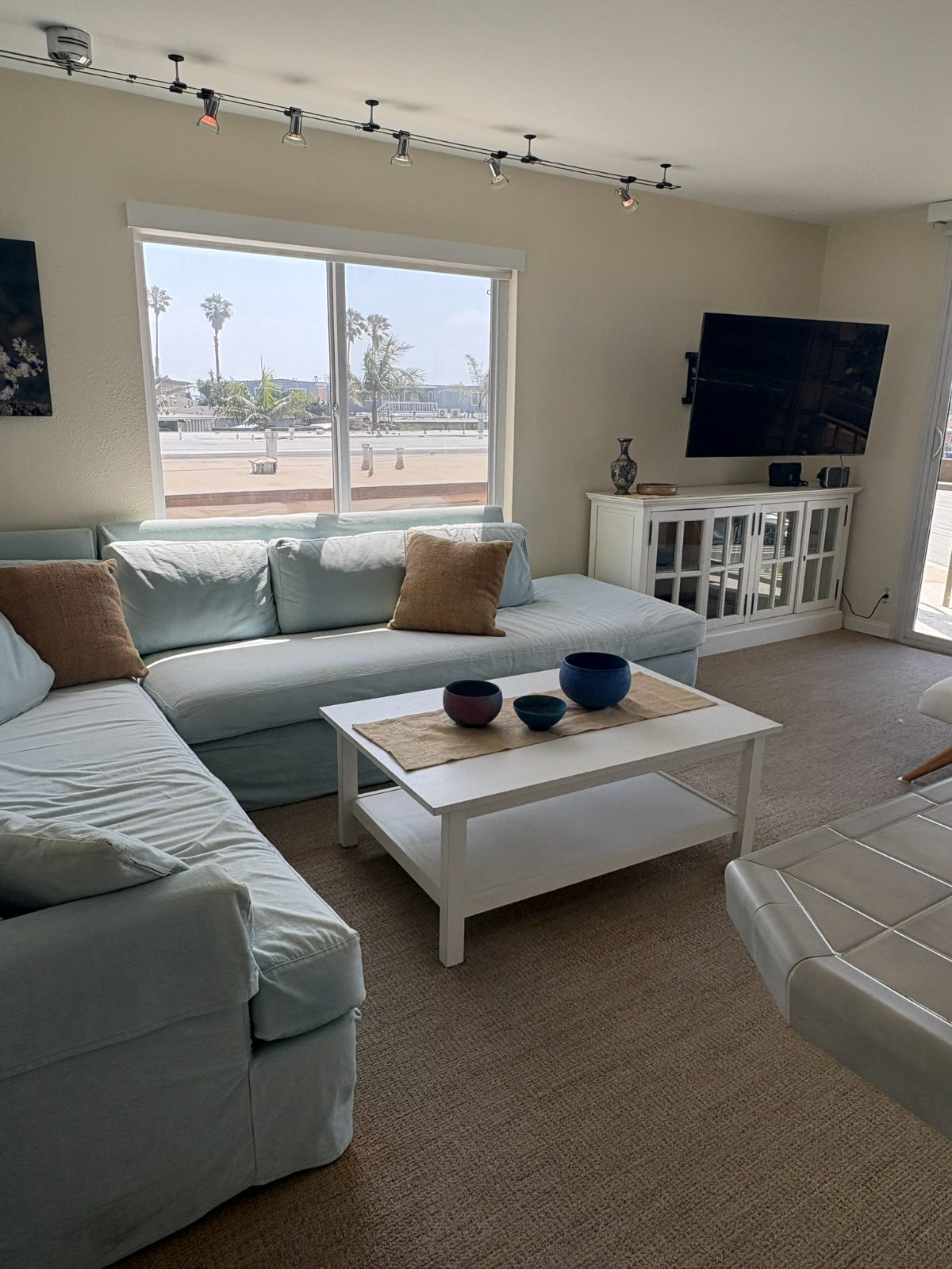 Spacious ocean view condo 1 block to the sand with parking - Photo 4