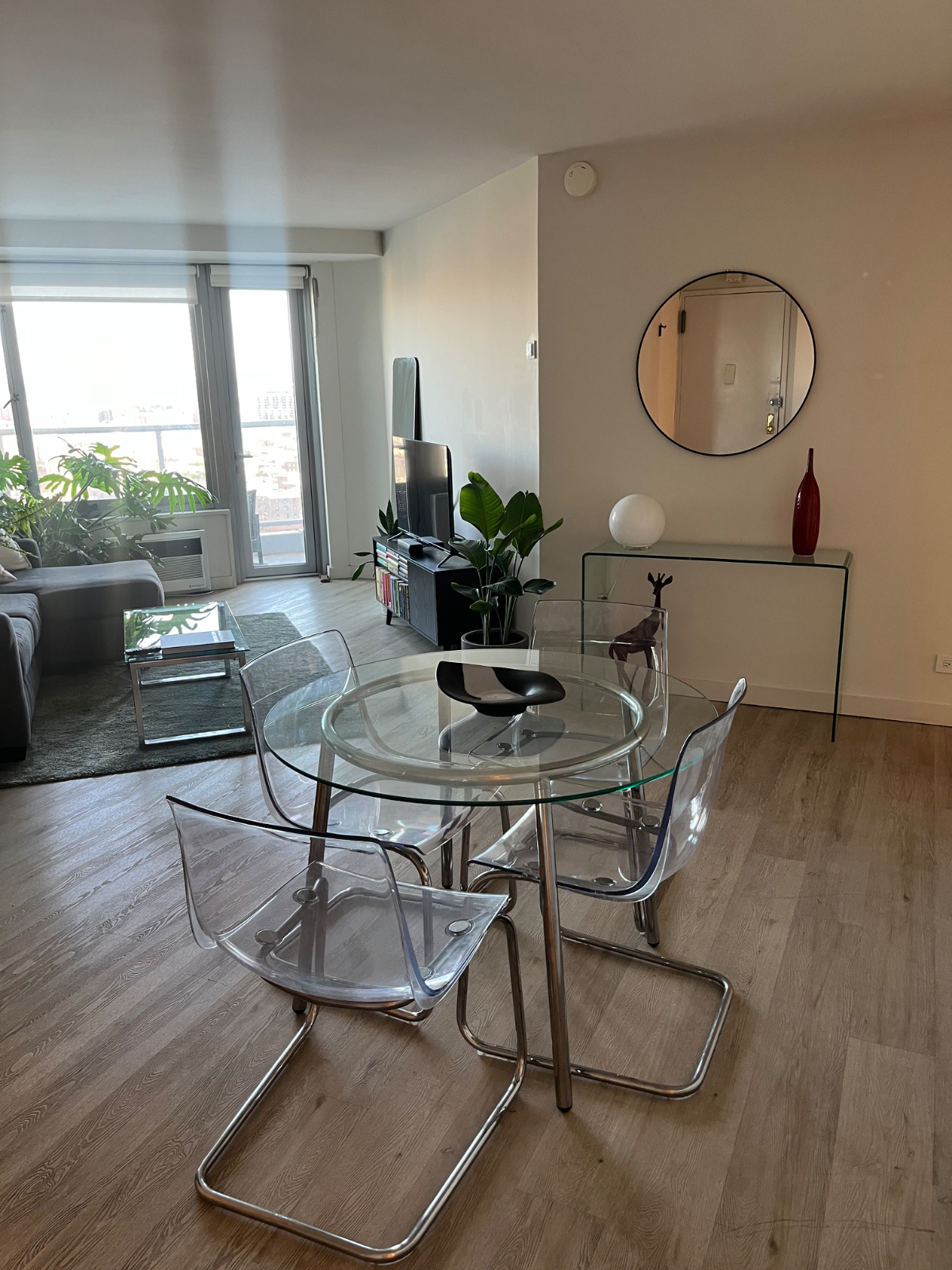 Spacious and modern home near Mount Sinai hospital - Photo 1