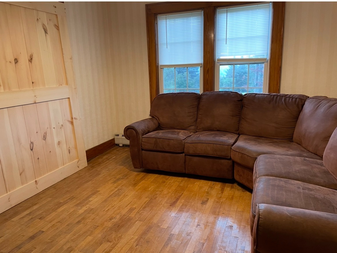 Quiet Two-Bedroom Apartment- ALL UTILITIES INCLUDED - Photo 6