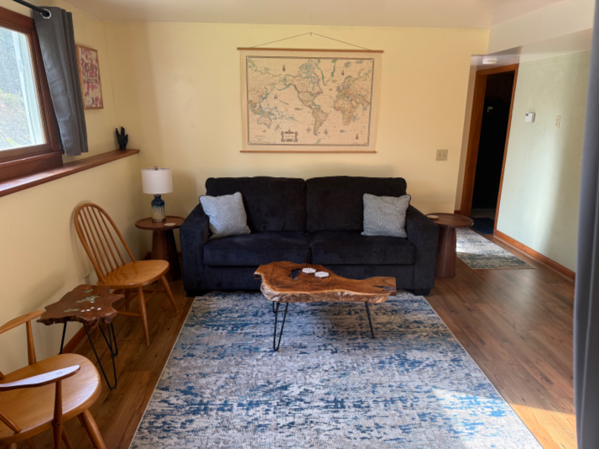 Peaceful, private, woodsy Middlesex 1 BR - Photo 2