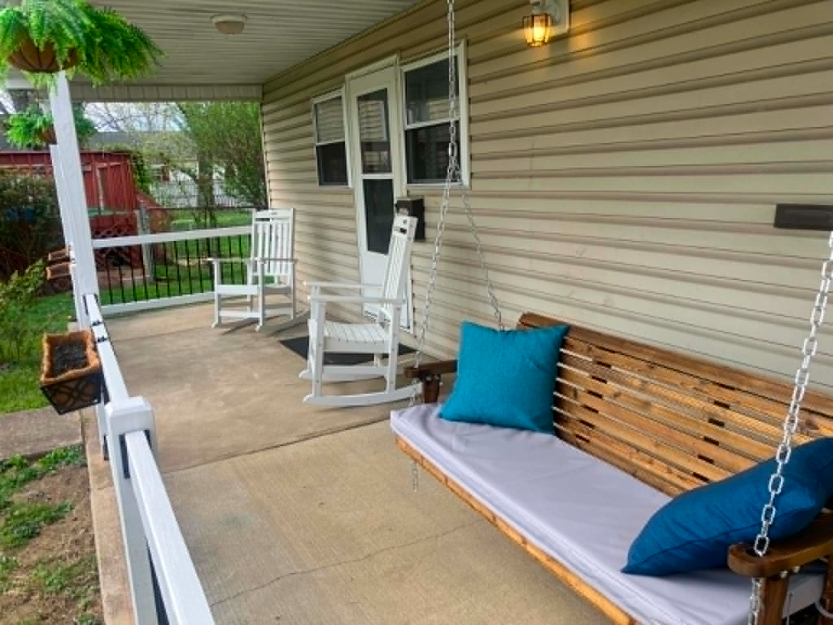 Newly Renovated 2BR Westmoreland Home in Huntington Near Marshall University and Hospitals - Photo 1