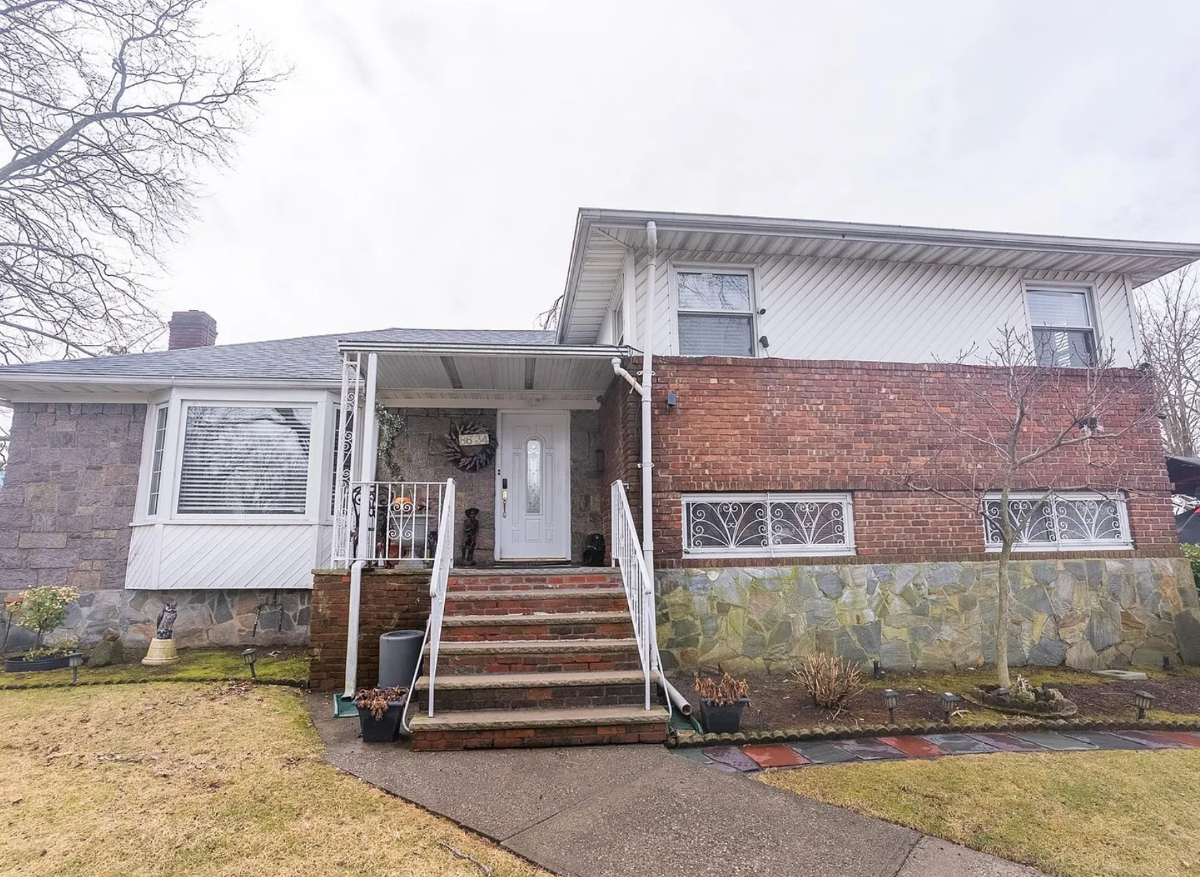 Beautiful spacious fenced home - near airports, and grand central parkway - Photo 1