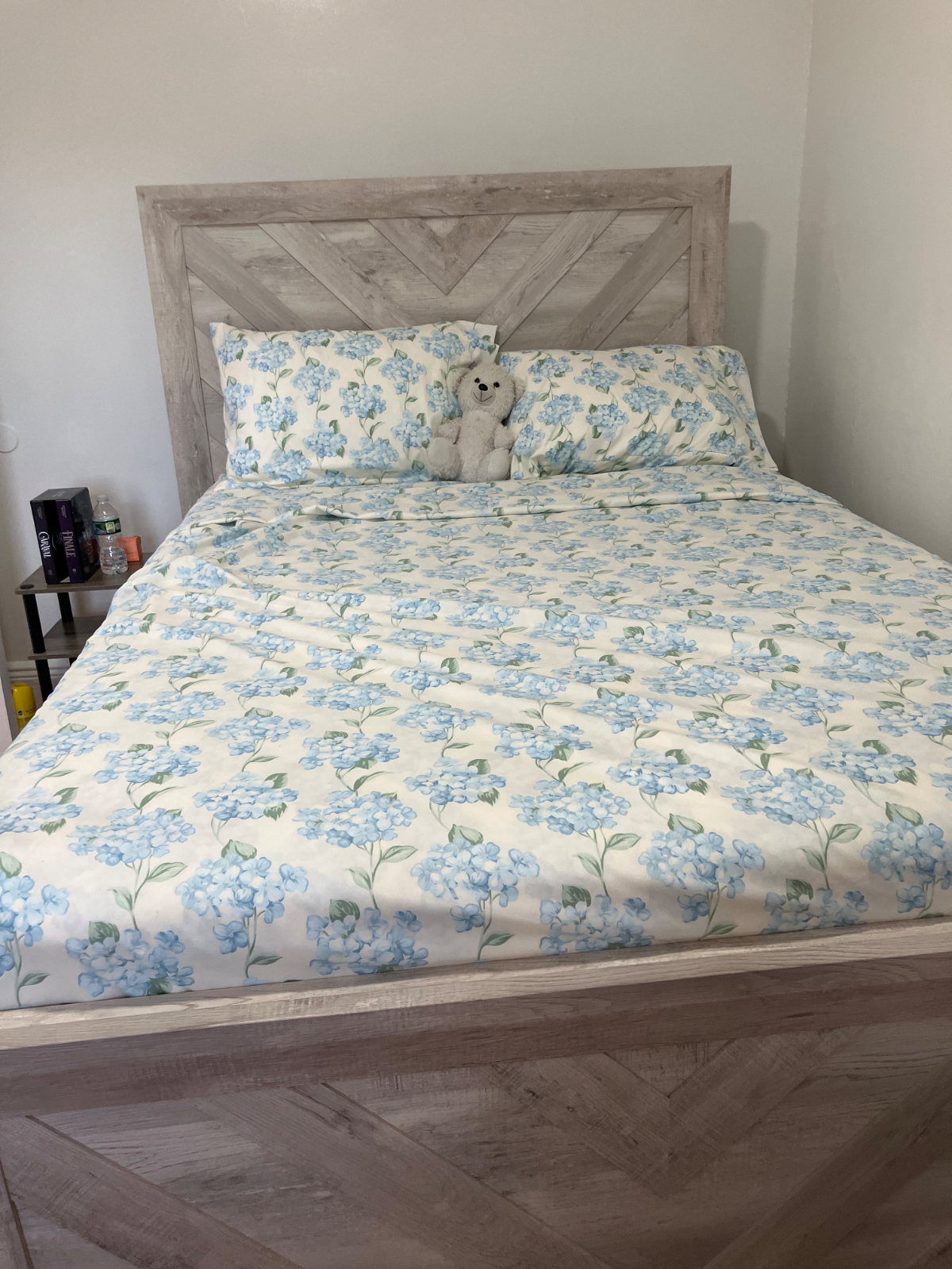 Bright Furnished Room with Private Bath & Utilities Included - Photo 1