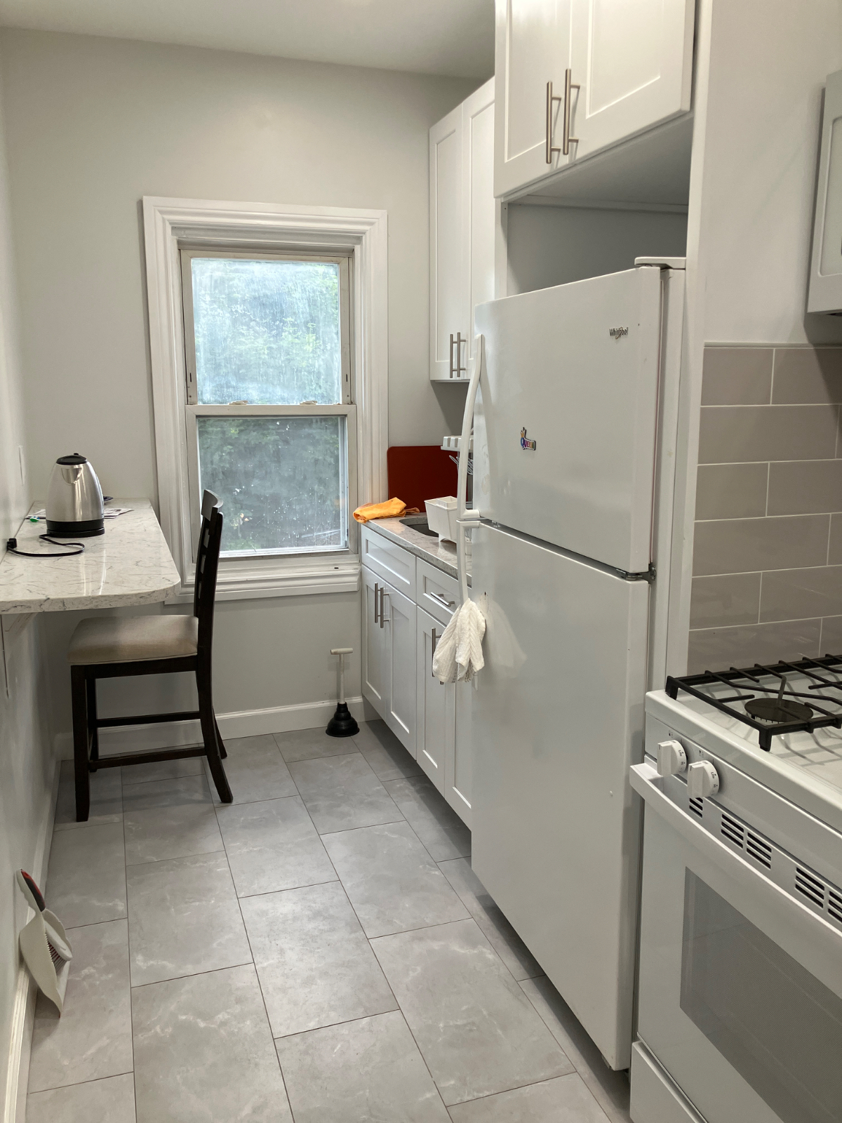 Bright Furnished Room with Private Bath & Utilities Included - Photo 6
