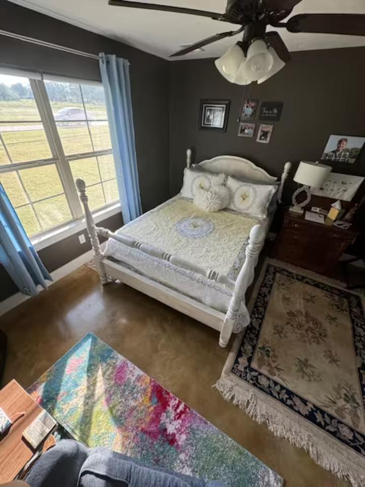 Private Furnished Suite with Utilities Included, Full Kitchen Access & Flexible Parking - Photo 9