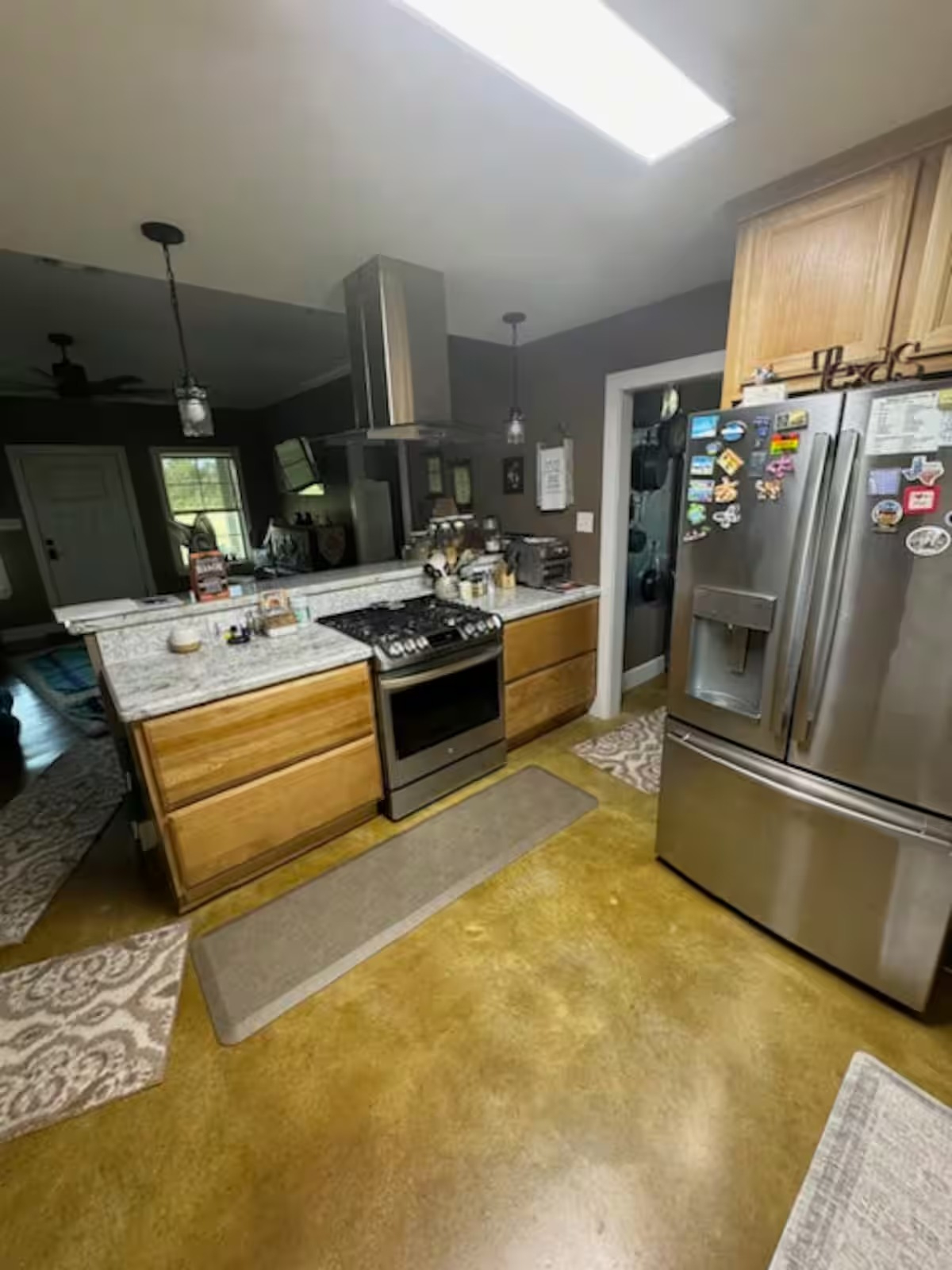 Private Furnished Suite with Utilities Included, Full Kitchen Access & Flexible Parking - Photo 6