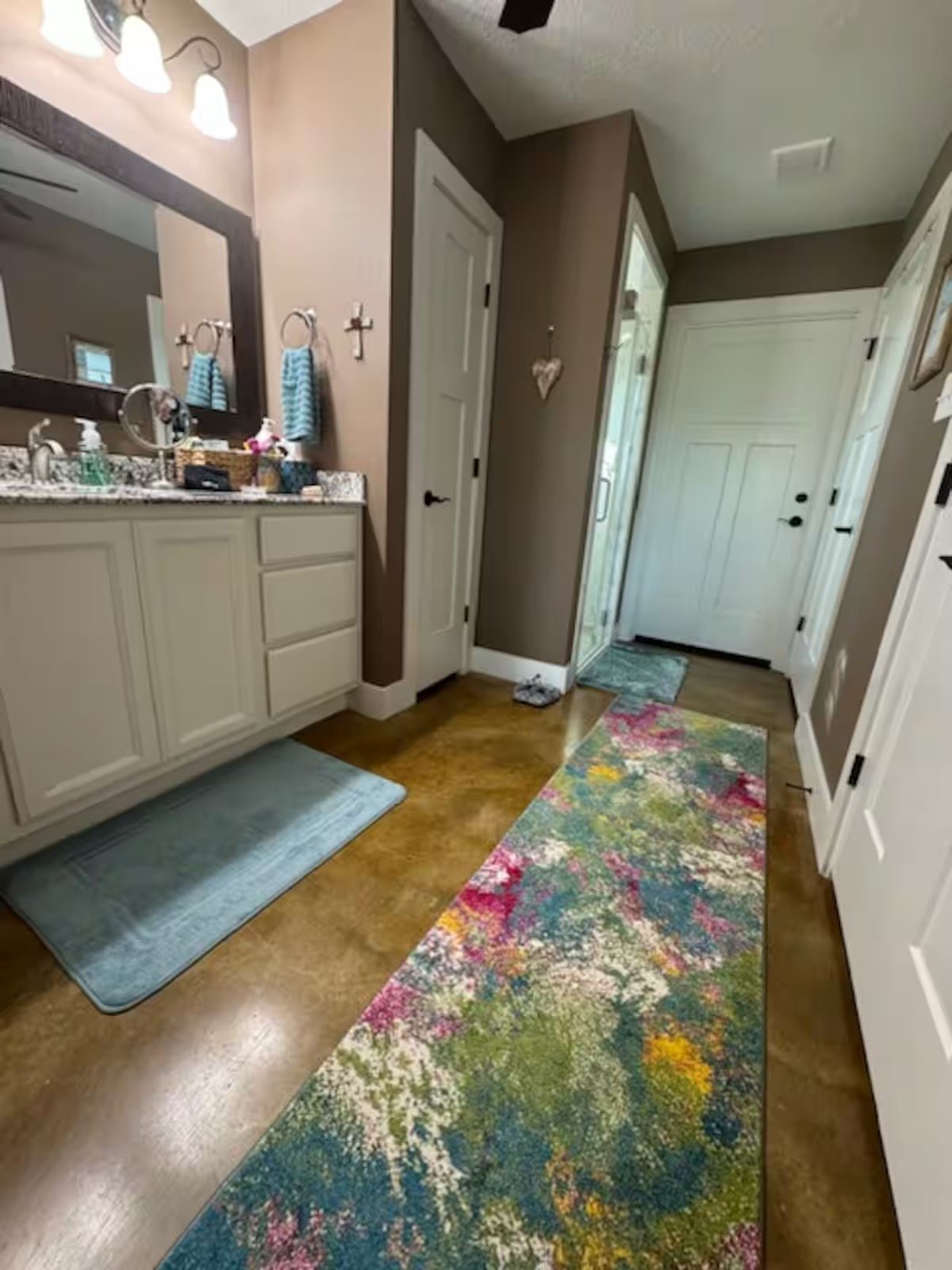 Private Furnished Suite with Utilities Included, Full Kitchen Access & Flexible Parking - Photo 12