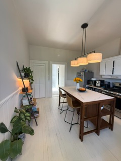 Stunning top floor apartment, drenched in sunlight - Photo 4