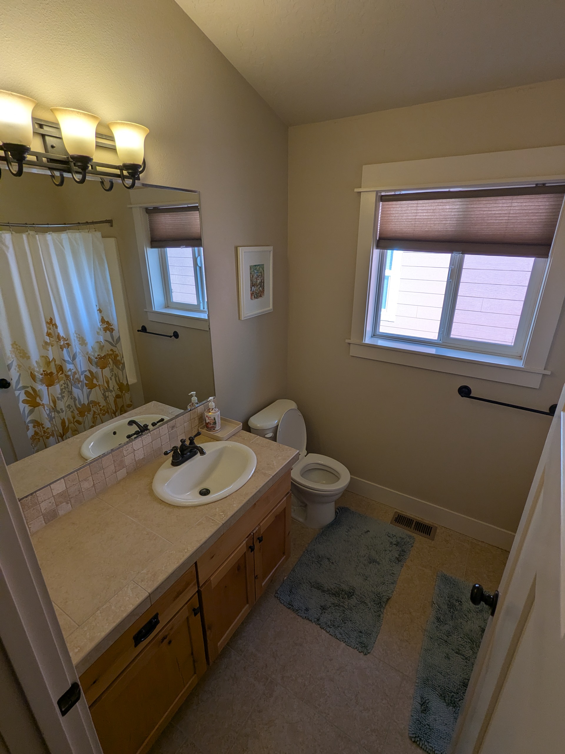Quiet and cozy room, great location, easy living - Photo 2