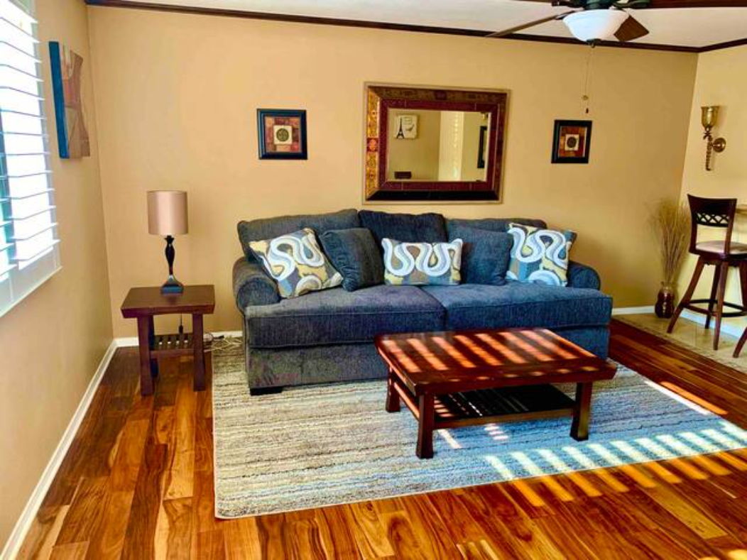 Stunning one bedroom furnished condo - Photo 2