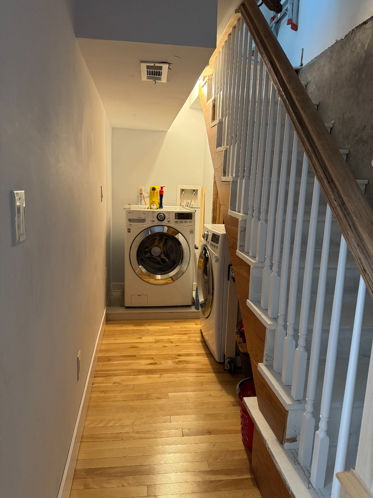 The Eclectic Nest Rental in Prime Location - October to April - Photo 6