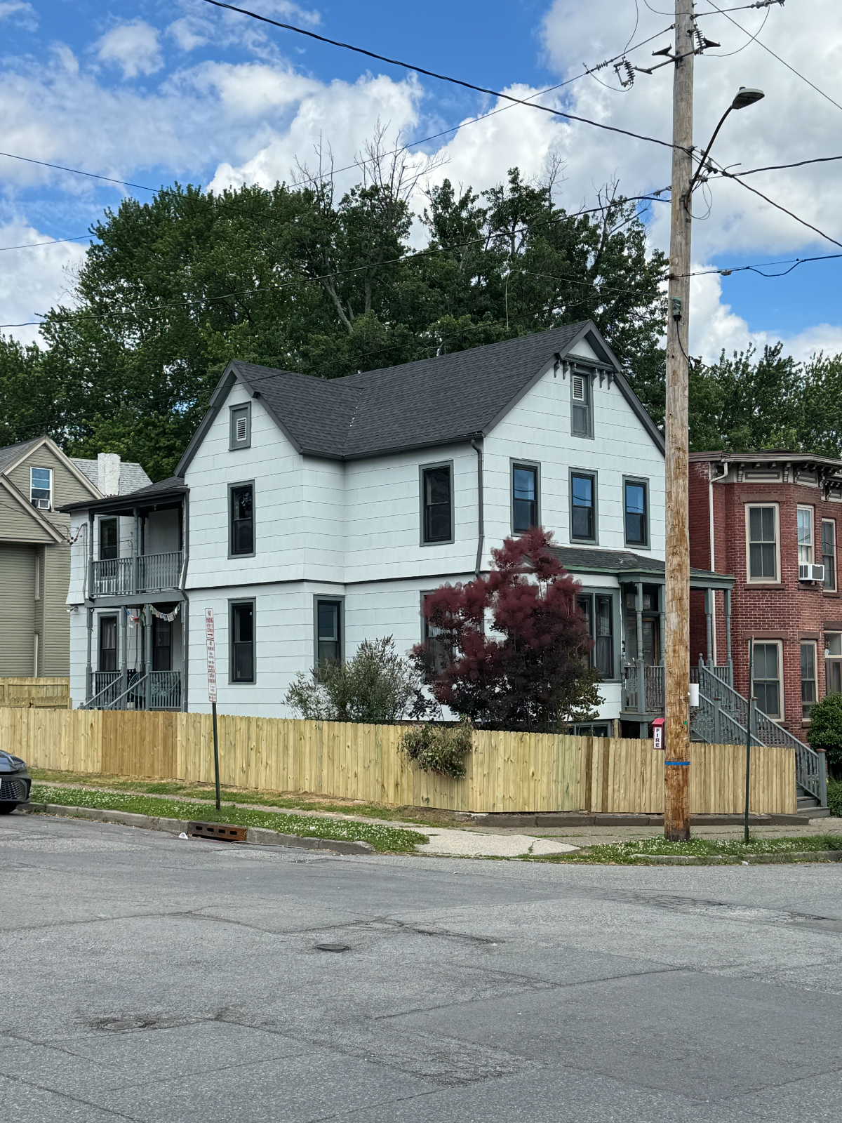 The Eclectic Nest Rental in Prime Location - October to April - Photo 11