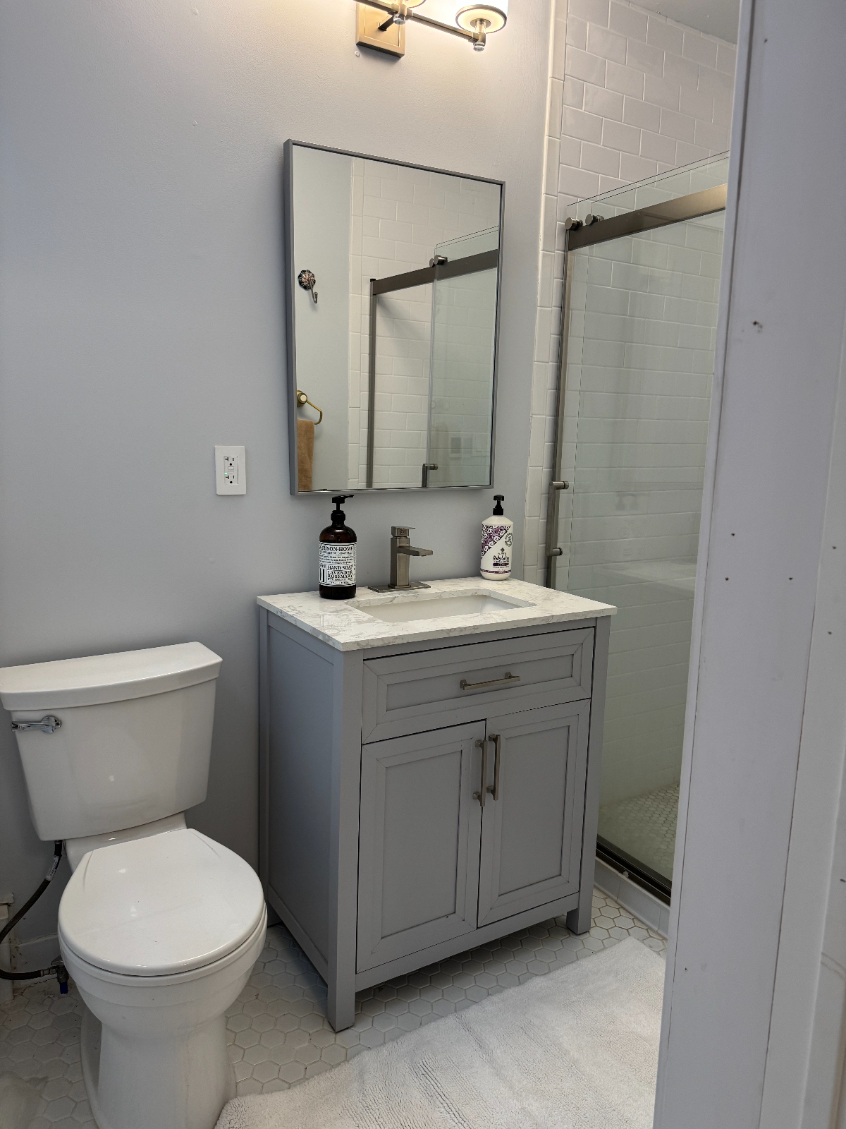 The Eclectic Nest Rental in Prime Location - October to April - Photo 10
