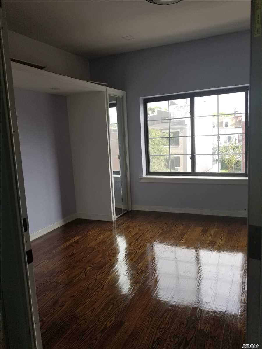4 bedroom 2 bath modern apartment - Photo 2