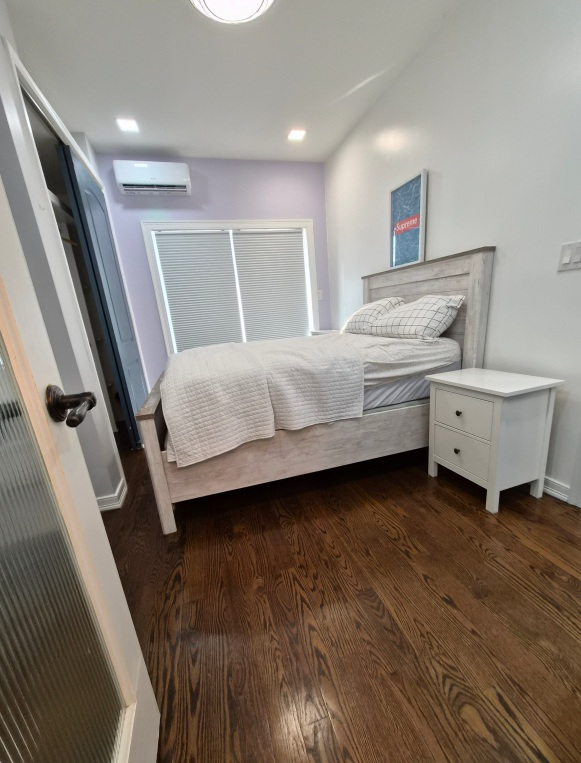 4 bedroom 2 bath modern apartment - Photo 10