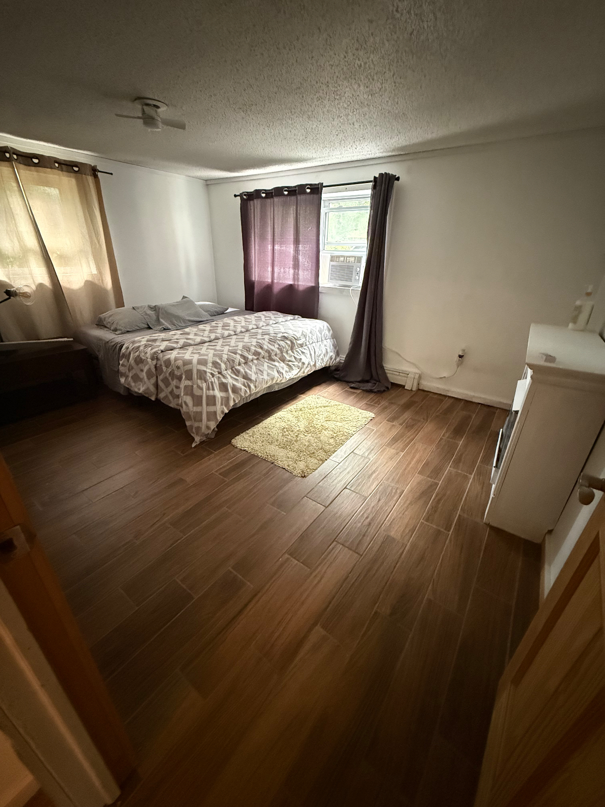 Room with bathroom, driveway and private are - Photo 8